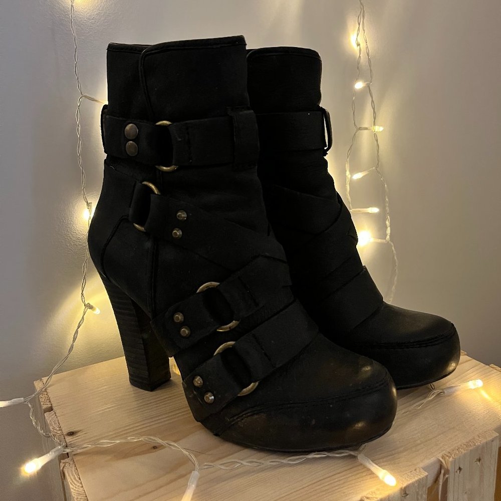 Leather heeled ankle boots - rocker style